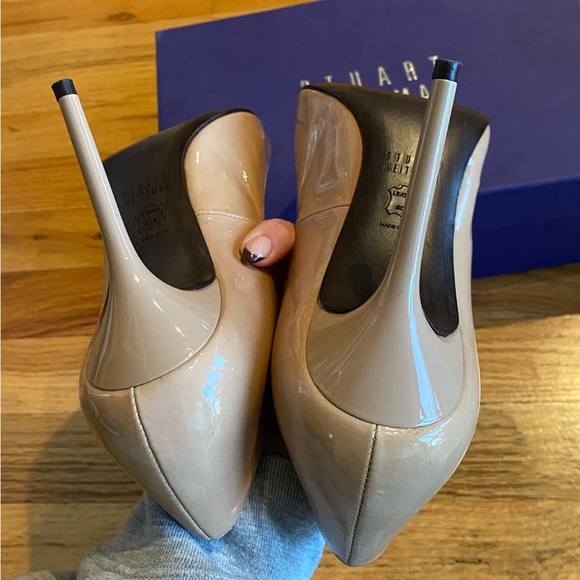 STUART WEITZMAN PATENT LEATHER NUDE PUMPS WORN ONCE - Picture 6 of 13